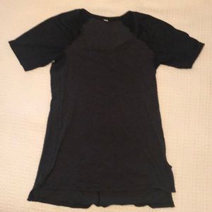 Lululemon size 6 short sleeve running top